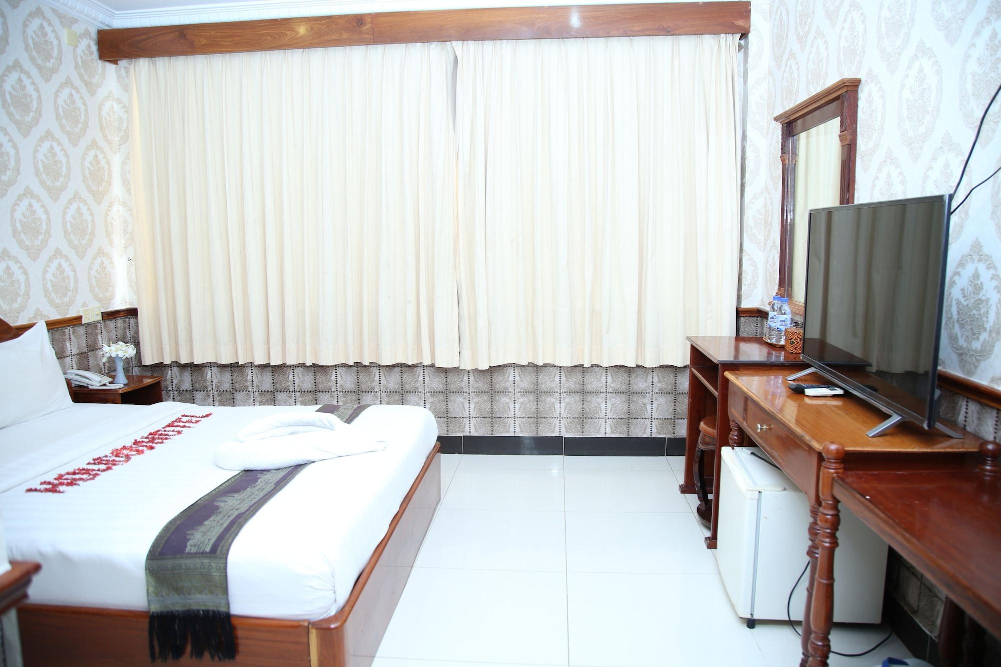 Holiday Hotel Battambang Exterior foto